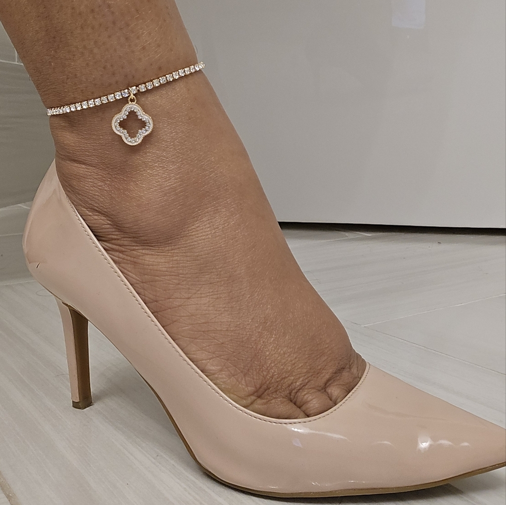 Clover Charm Anklet with Rhinestones - White, Gold & Silver